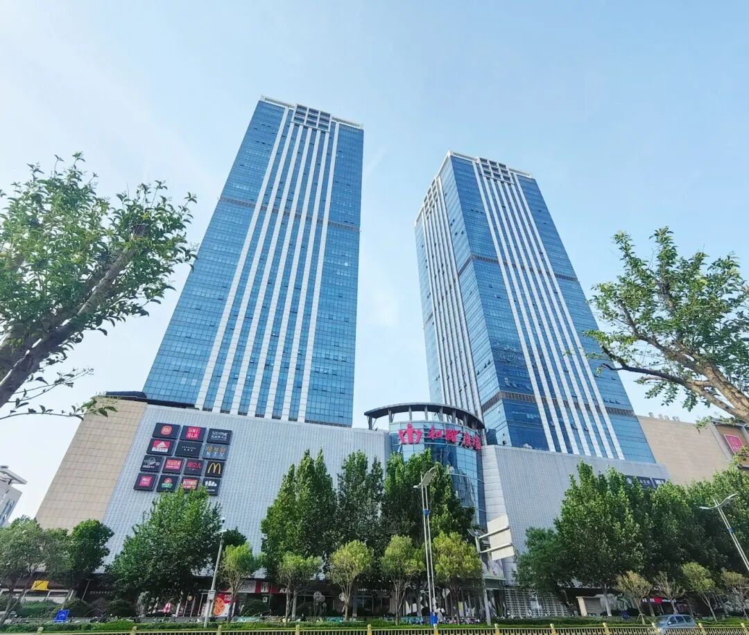 东融助贷济南分公司坐落于和谐广场银座中心.jpg