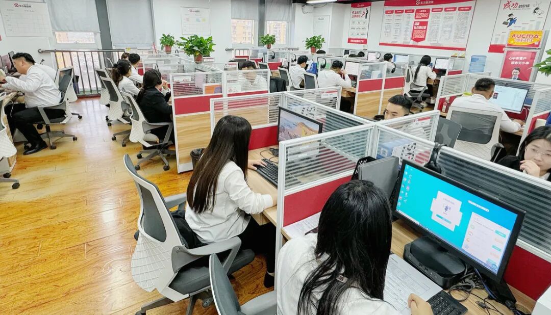 东融助贷菏泽分公司职场环境一角.jpg