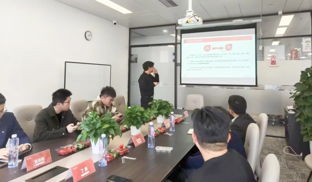 信贷精英交流会宁波分公司活动现场.jpg