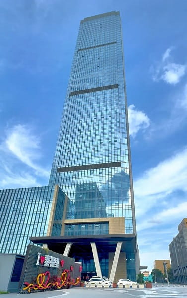 东融助贷泰州分公司乔迁,15年积淀+AI赋能解锁区域助贷新征程(图3) 东融泰州分公司坐落于兴业国际大厦.jpg